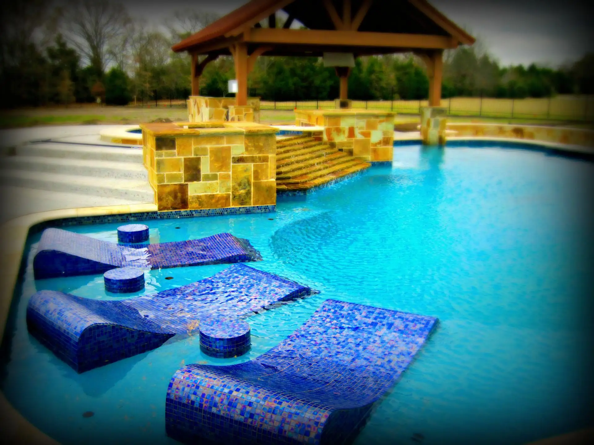 Swimming Pool Contractors in Fort Worth, TX – Your Guide to Choosing the Right Expert for the Job